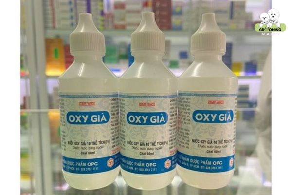 Sử dụng oxy già để làm sạch vết thương Sử dụng oxy già để làm sạch vết thương